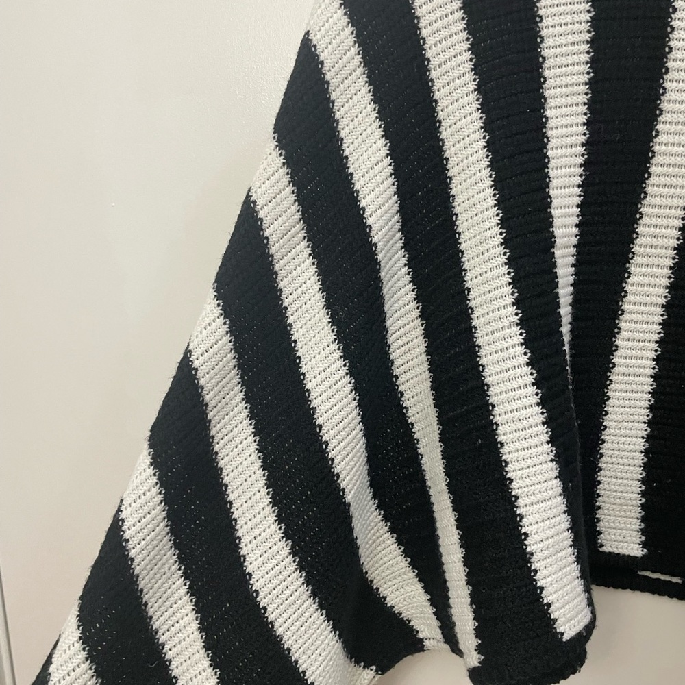 Vintage Revamped Cropped Monochrome Striped Sweater - Picture 2 of 6